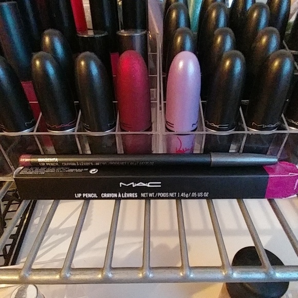 MAC#magenta - Picture 1 of 3
